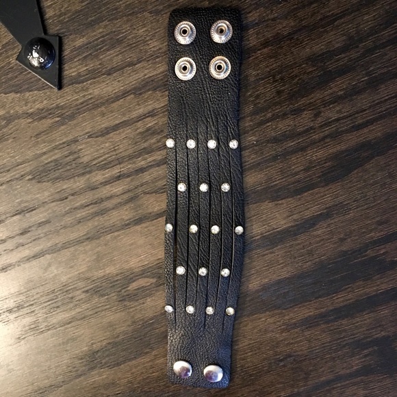 Genuine Leather Cuff Bracelet - Picture 4 of 4